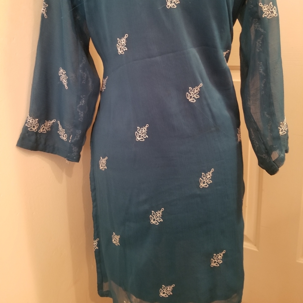 Pakistani kurta - Picture 2 of 3
